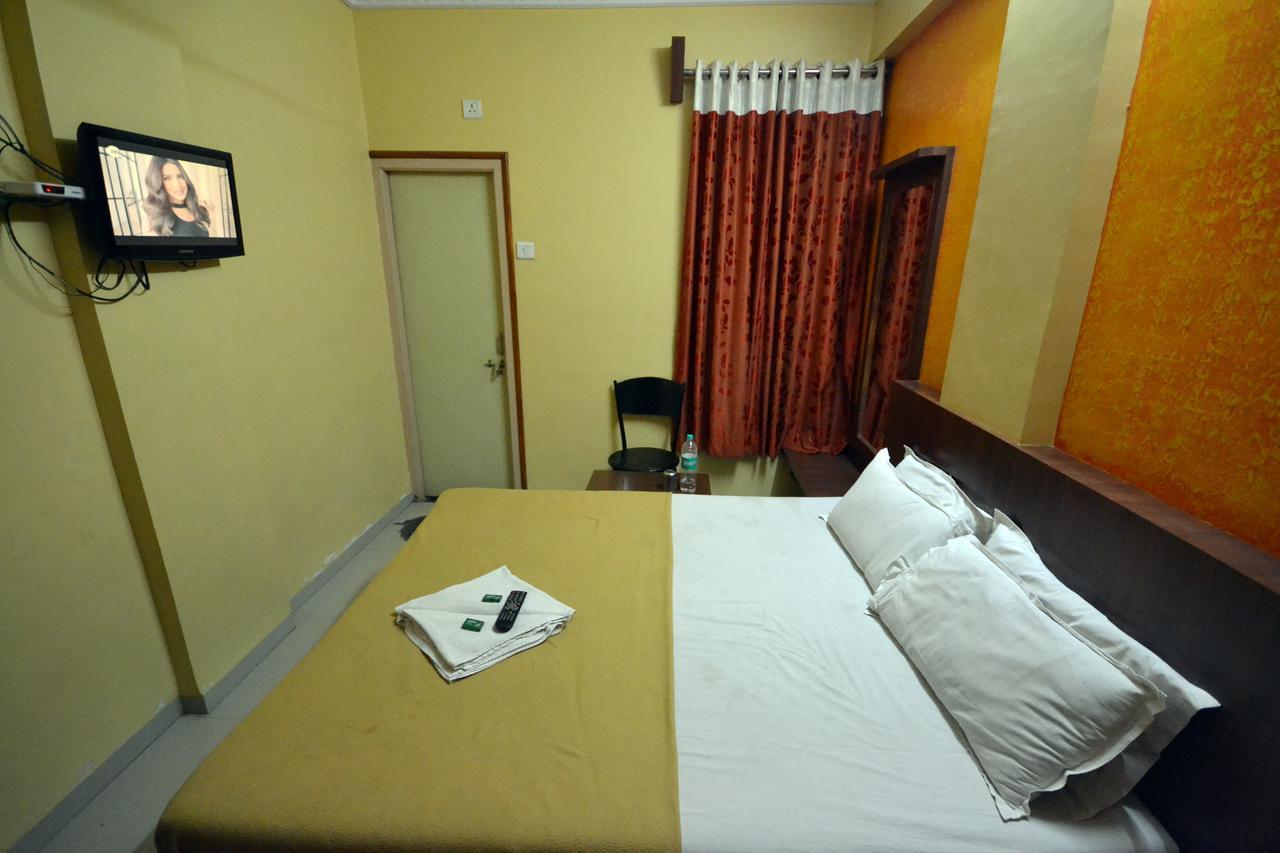 Hotel Madhava Shirdi Ngoại thất bức ảnh