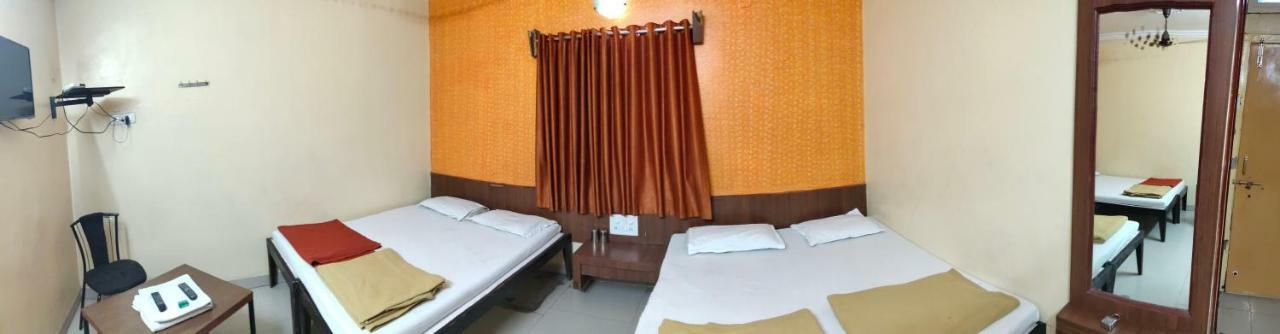 Hotel Madhava Shirdi Ngoại thất bức ảnh